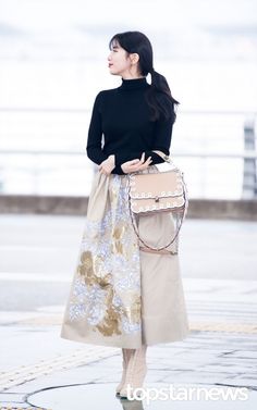 Korean Street Style: Effortless Chic at Its Best post thumbnail image